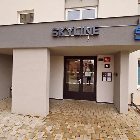 Live-inn Hotel-style 5 Apartments, 20 Mins To Centre, Gym, Reception, Free Parking, Lift, Roof Terrace & Game