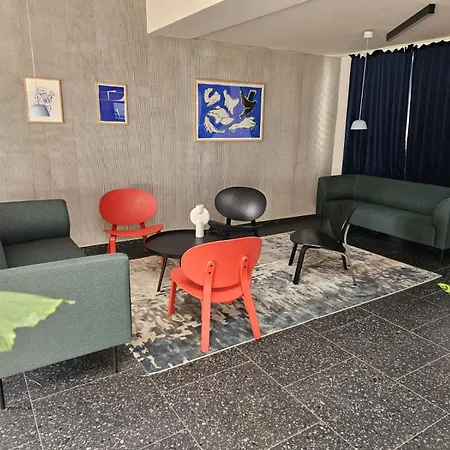 Terrace-view For Business & Leisure, Free Parking & Gym, Near Metro & Aqua Sport Centre * Prague