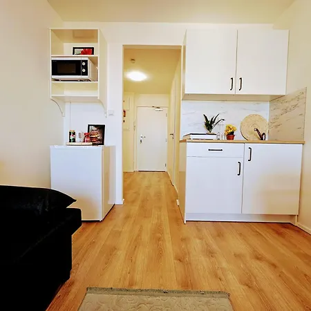 Terrace-view For Business & Leisure, Free Parking & Gym, Near Metro & Aqua Sport Centre Apartmán *