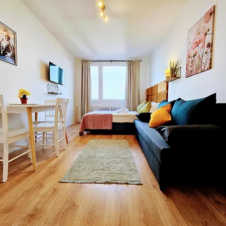 Terrace-view For Business & Leisure, Free Parking & Gym, Near Metro & Aqua Sport Centre