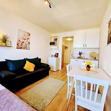 Terrace-view For Business & Leisure, Free Parking & Gym, Near Metro & Aqua Sport Centre *
