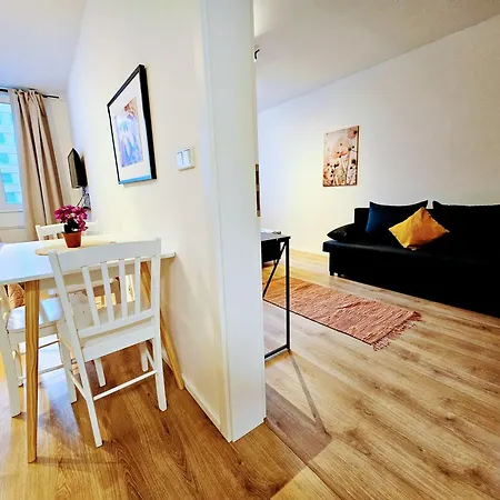 Terrace-view For Business & Leisure, Free Parking & Gym, Near Metro & Aqua Sport Centre Apartmán *