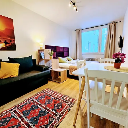 شقة Terrace-view For Business & Leisure, Free Parking & Gym, Near Metro & Aqua Sport Centre *