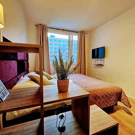 Terrace-view For Business & Leisure, Free Parking & Gym, Near Metro & Aqua Sport Centre *