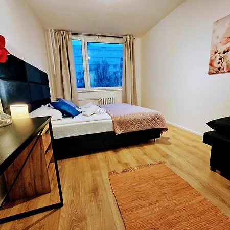 Apartmán Terrace-view For Business & Leisure, Free Parking & Gym, Near Metro & Aqua Sport Centre