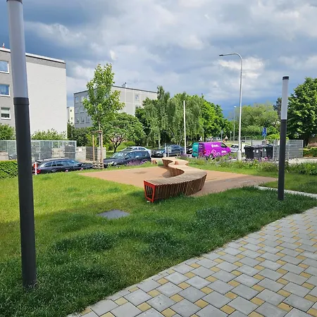 Live-inn Hotel-style 5 Apartments, 20 Mins To Centre, Gym, Reception, Free Parking, Lift, Roof Terrace & Game Prague